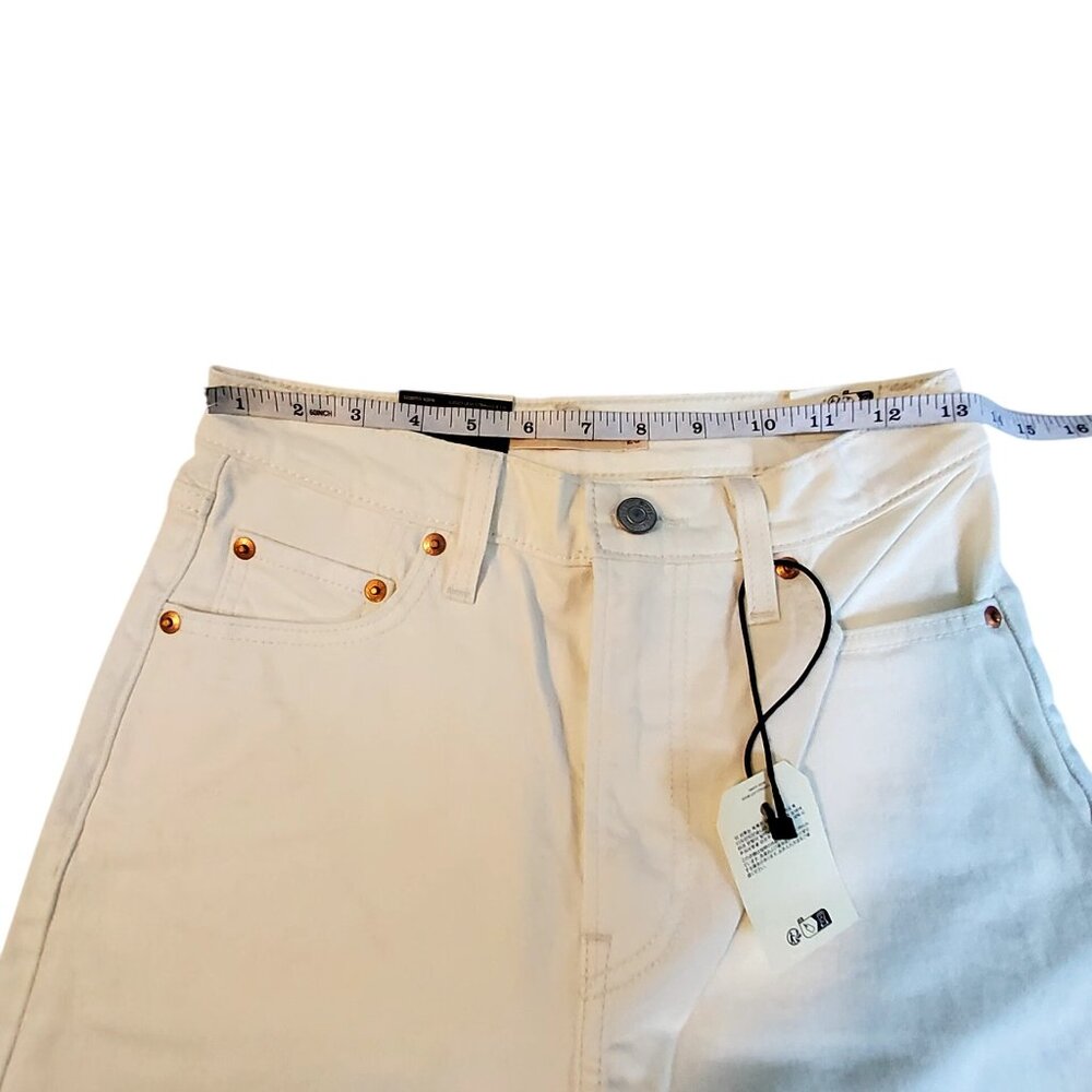 Levis Premium Ribcage Bermuda White Denim Shorts Size 25 Classic five-pocke - Picture 3 of 16